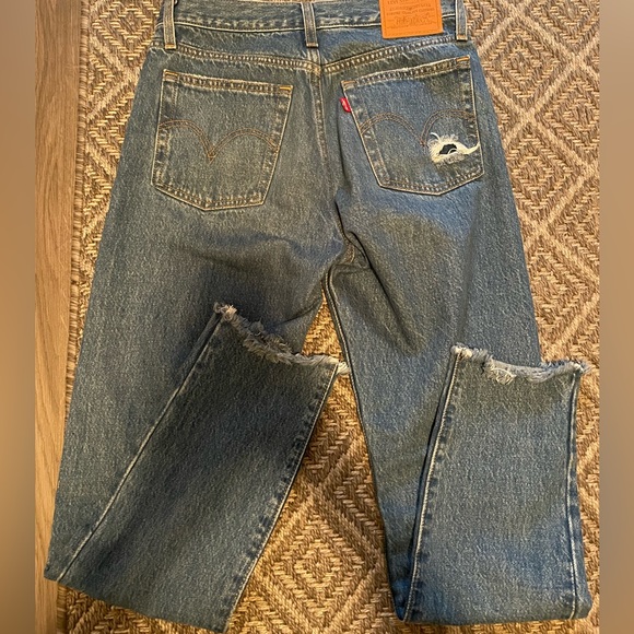 Remain Levi’s Wedgie - Picture 5 of 9